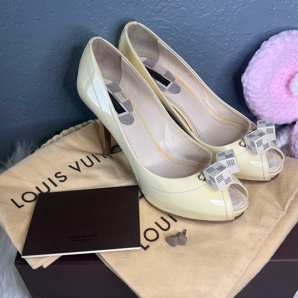 Louis Vuitton Cream Patent Leather and Damier Azur Peep Toe Heel Shoes Size EU36 - Picture 4 of 12